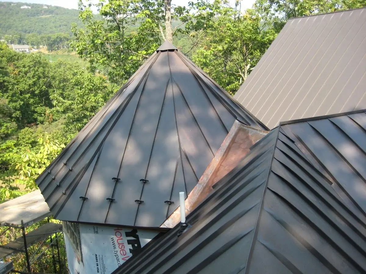 Professional Roof Tarp Installation by Craftsman Roofing in Stonewall Orchard